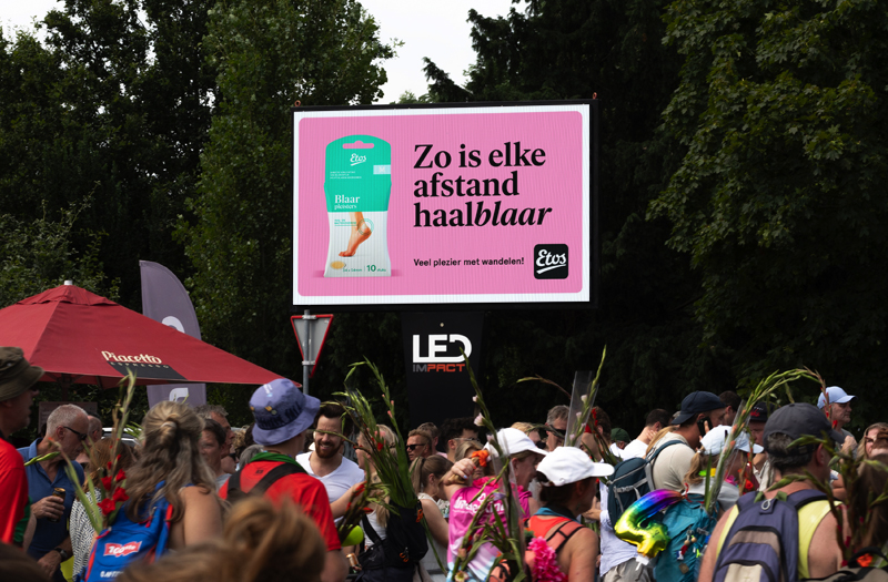 LED scherm huren zorgt voor duidelijke boodschap bij Total tankstation